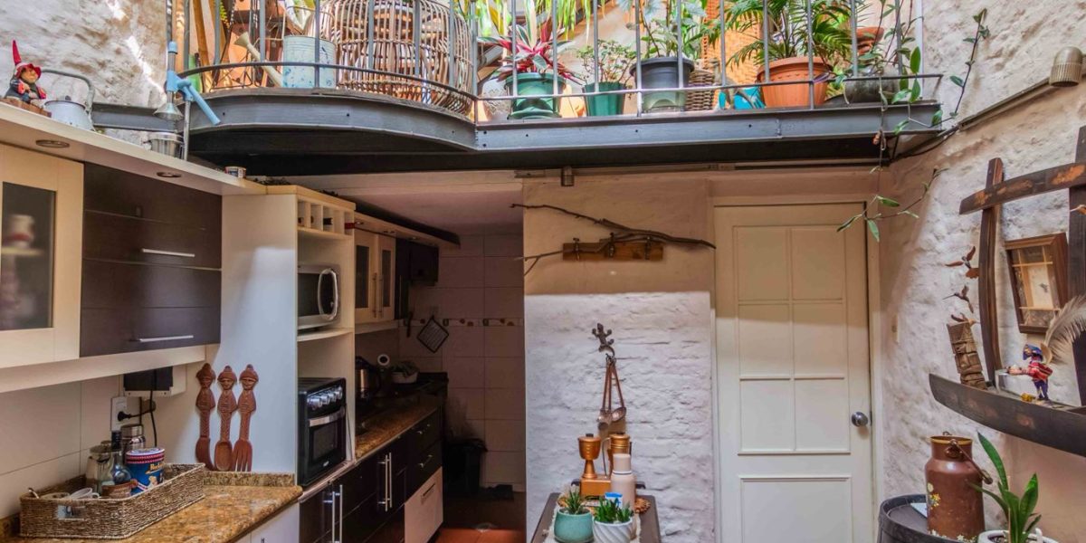 c727c210-2cf3-4084-8d4a-d5bf927532fe